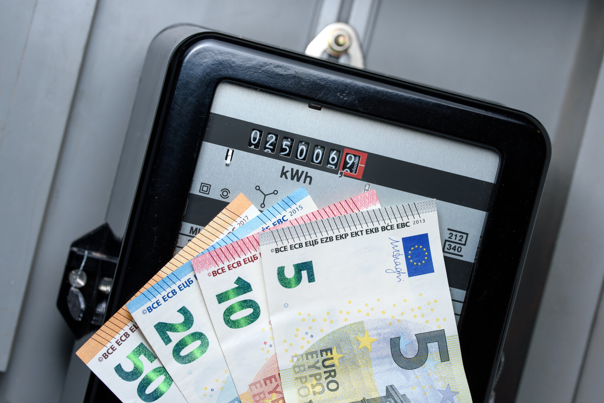 Das sollten Sie beim Stromanbieterwechsel beachten